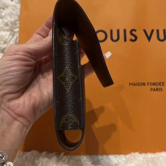 Louis Vuitton pouch - Picture 6 of 8